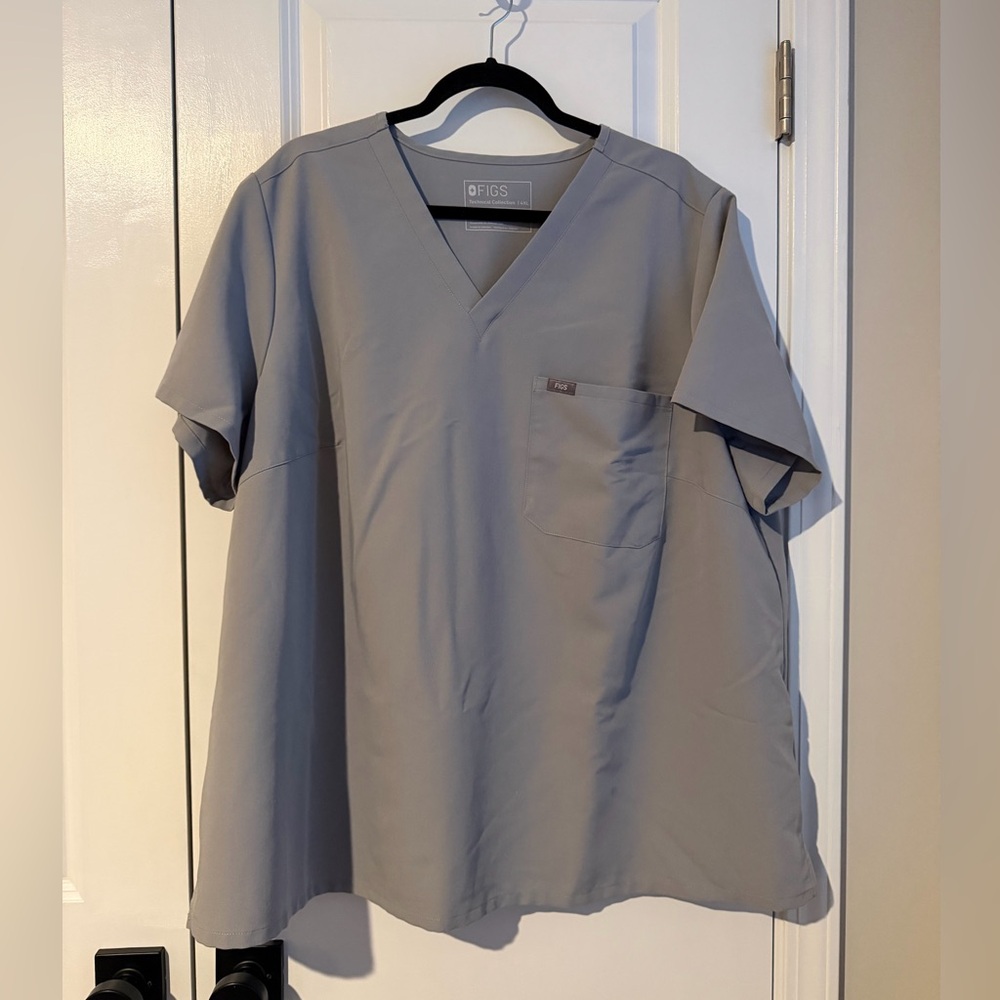 Figs Women’s Catarina One Pocket Scrub Top Cement Gray Size 4XL